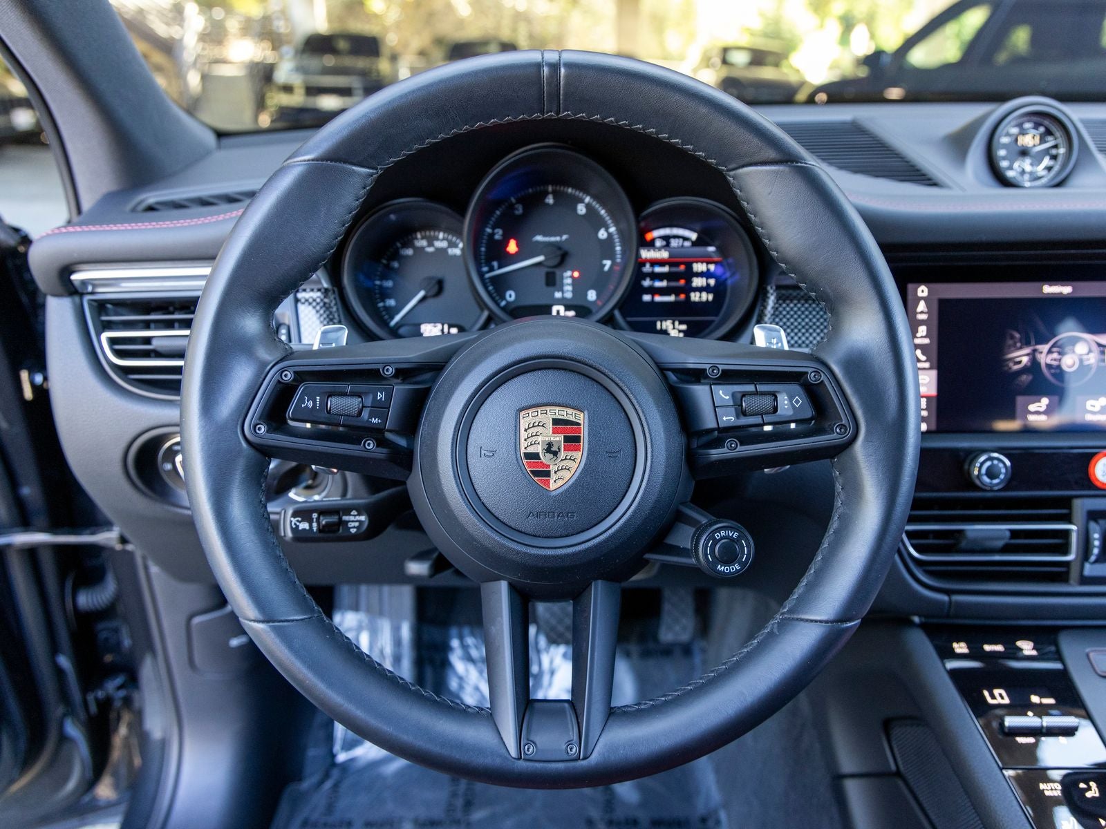 2023 Porsche Macan Macan T (MY23)