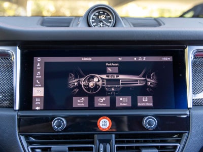 2023 Porsche Macan Macan T (MY23)