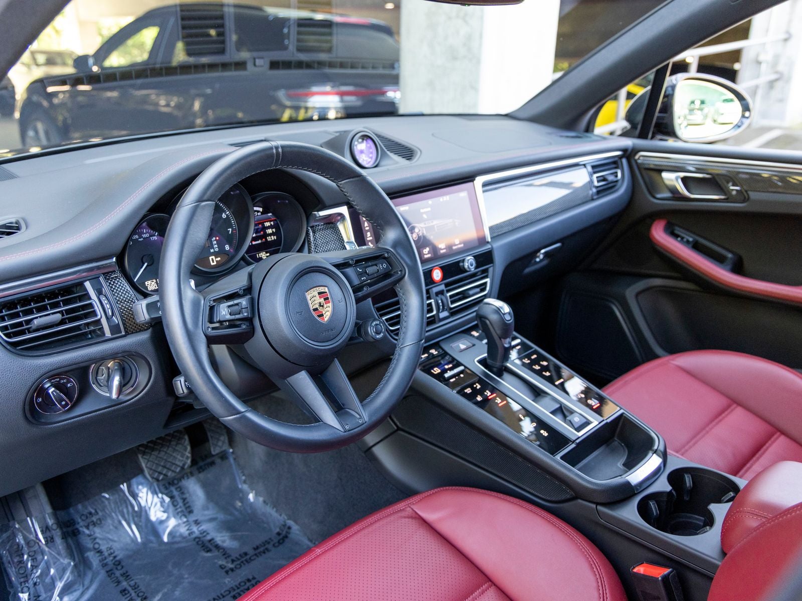 2023 Porsche Macan Macan T (MY23)