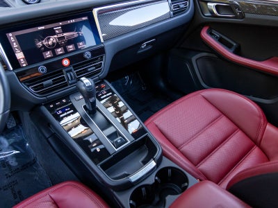 2023 Porsche Macan Macan T (MY23)