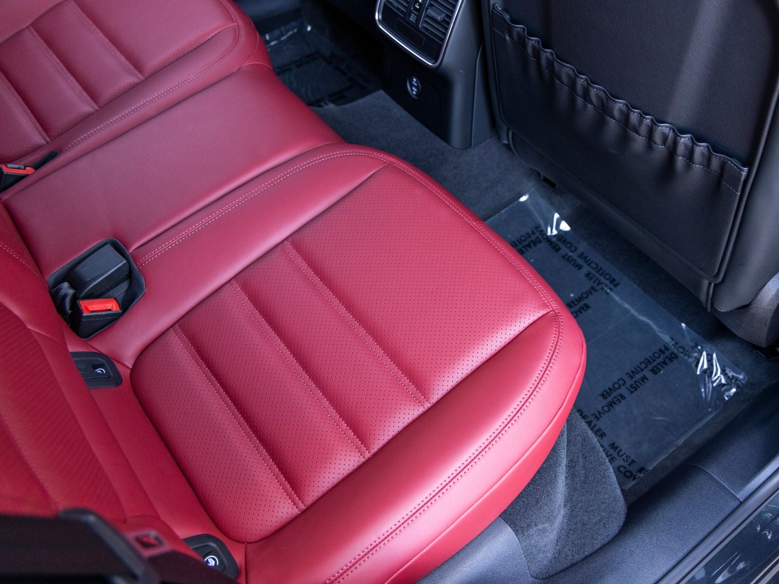 2023 Porsche Macan Macan T (MY23)