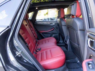 2023 Porsche Macan Macan T (MY23)