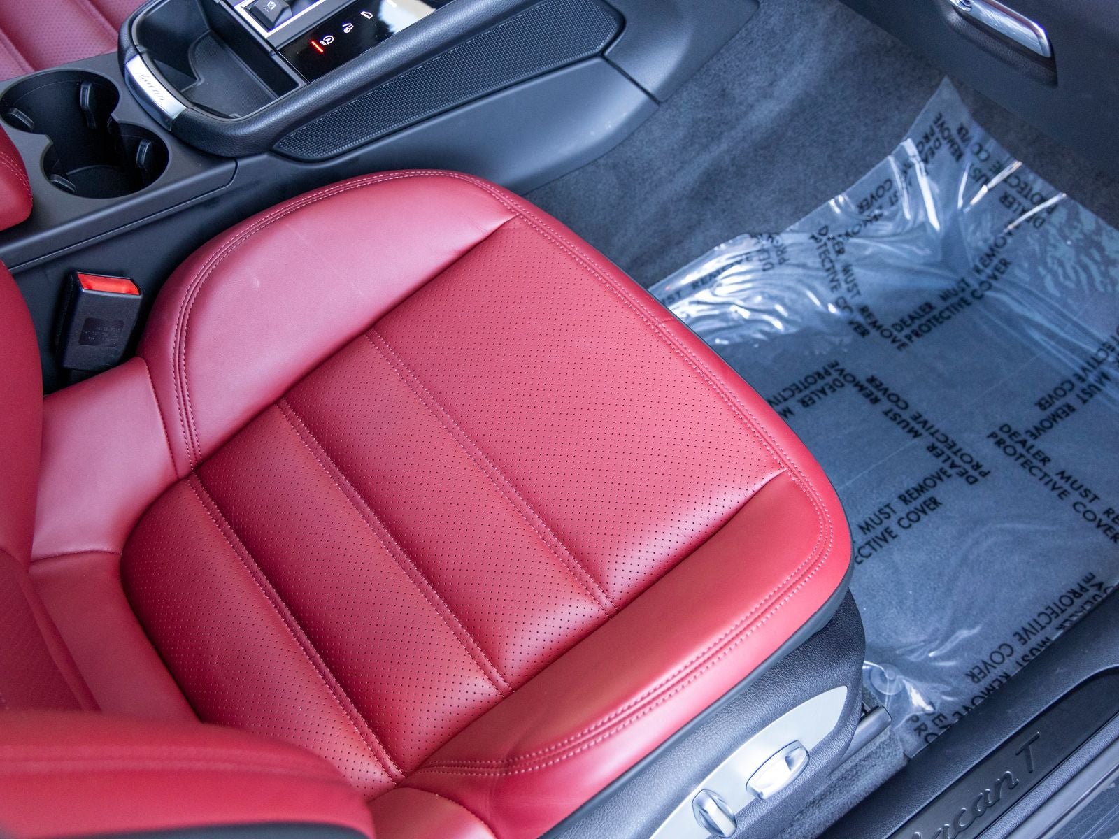 2023 Porsche Macan Macan T (MY23)