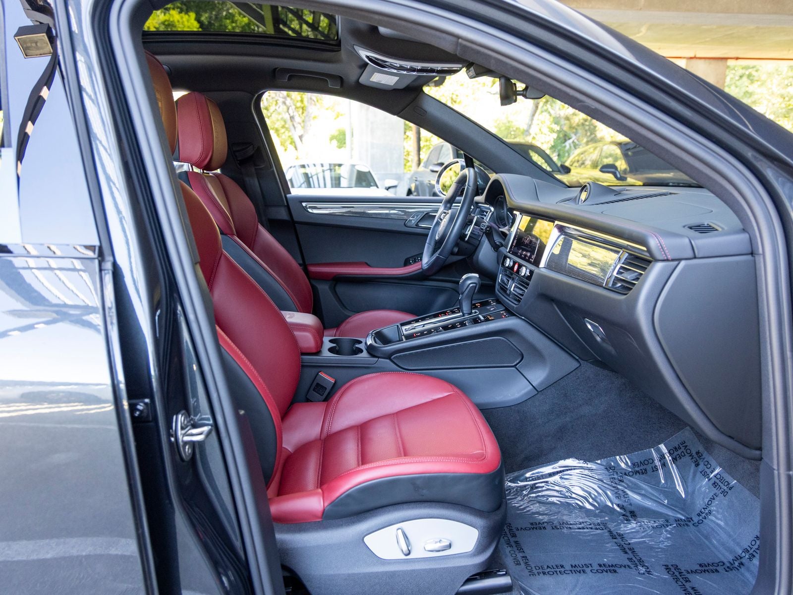 2023 Porsche Macan Macan T (MY23)