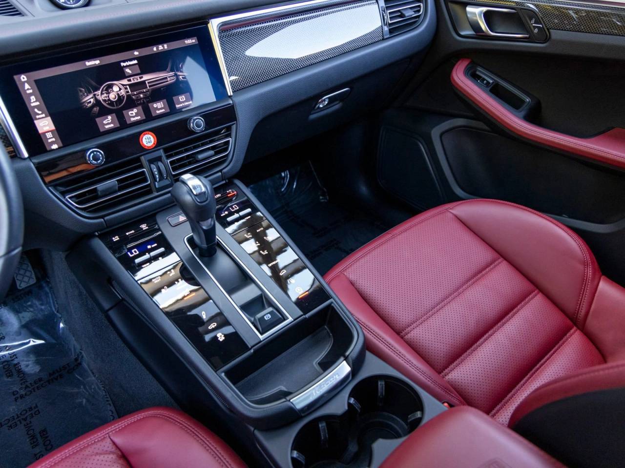 2023 Porsche Macan Macan T (MY23)