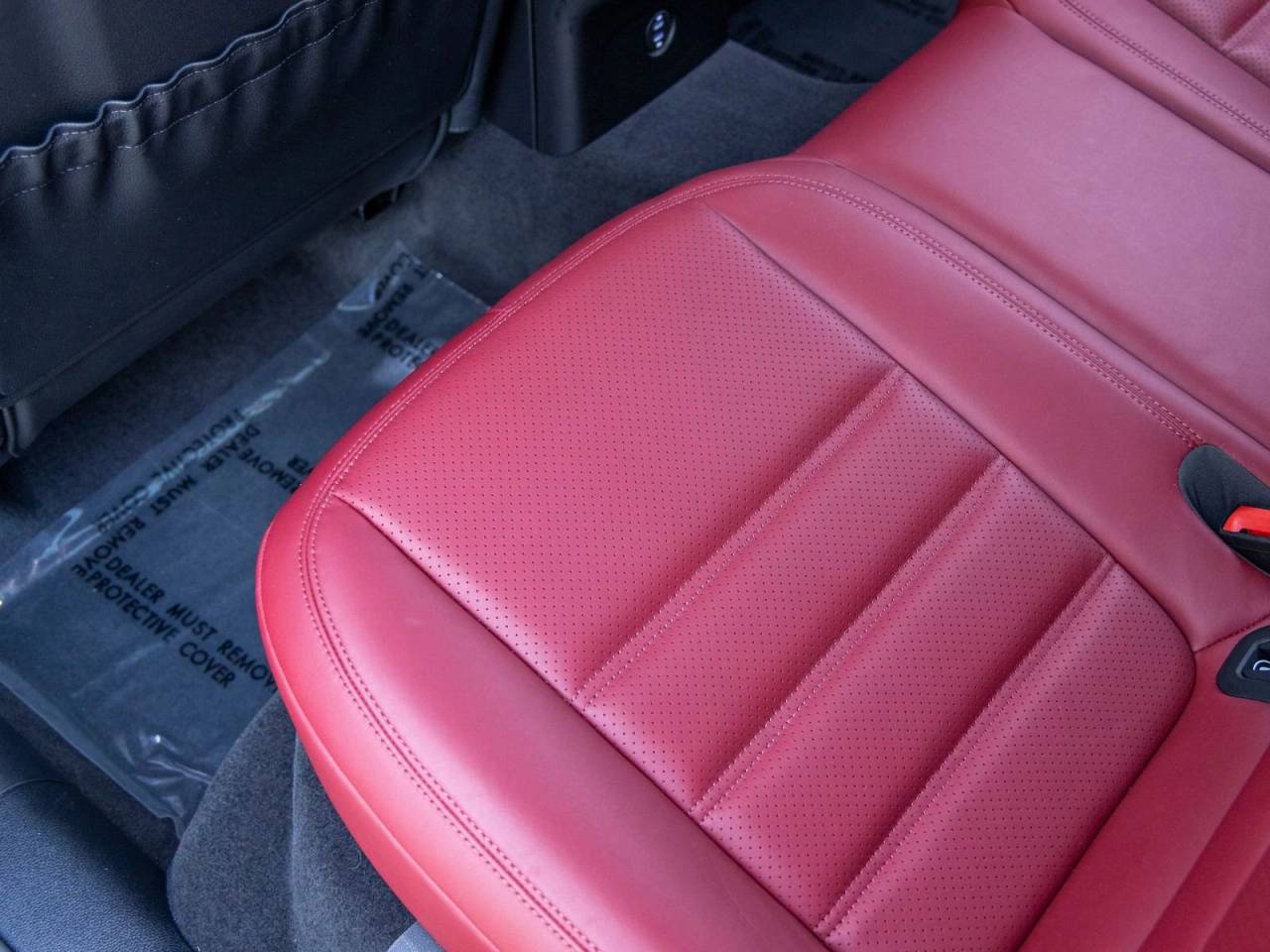 2023 Porsche Macan Macan T (MY23)