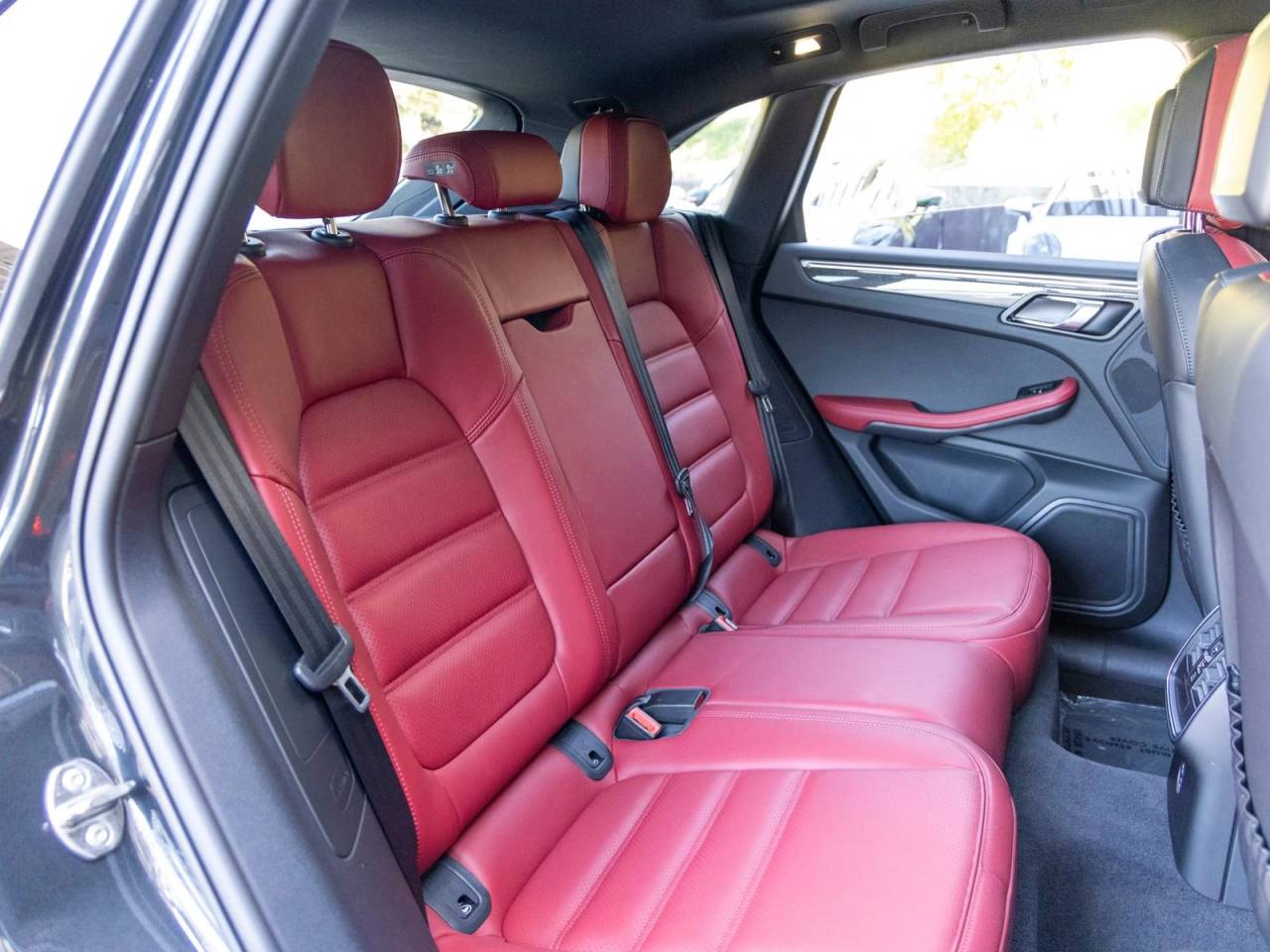 2023 Porsche Macan Macan T (MY23)