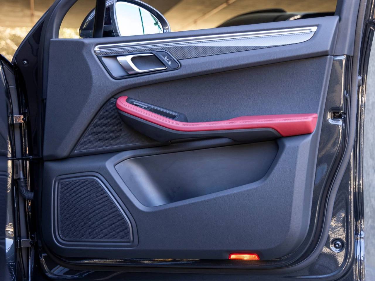 2023 Porsche Macan Macan T (MY23)