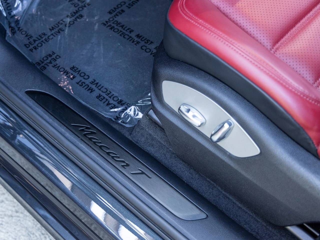 2023 Porsche Macan Macan T (MY23)