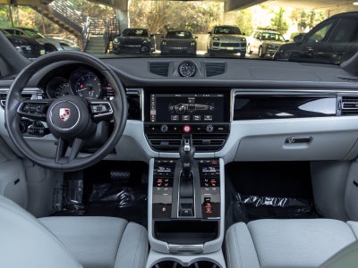 2025 Porsche Macan Macan