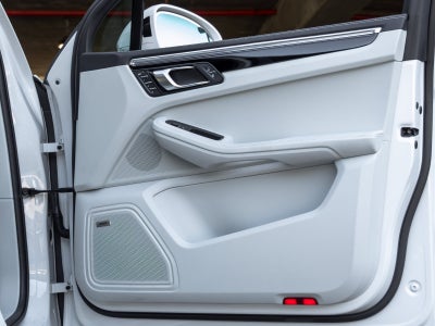 2025 Porsche Macan Macan