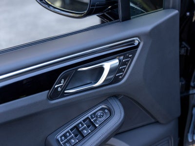 2025 Porsche Macan Macan