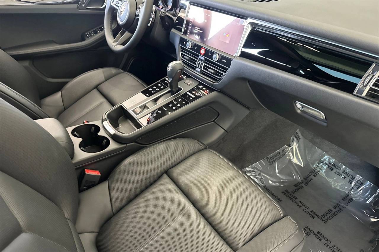 2025 Porsche Macan Macan