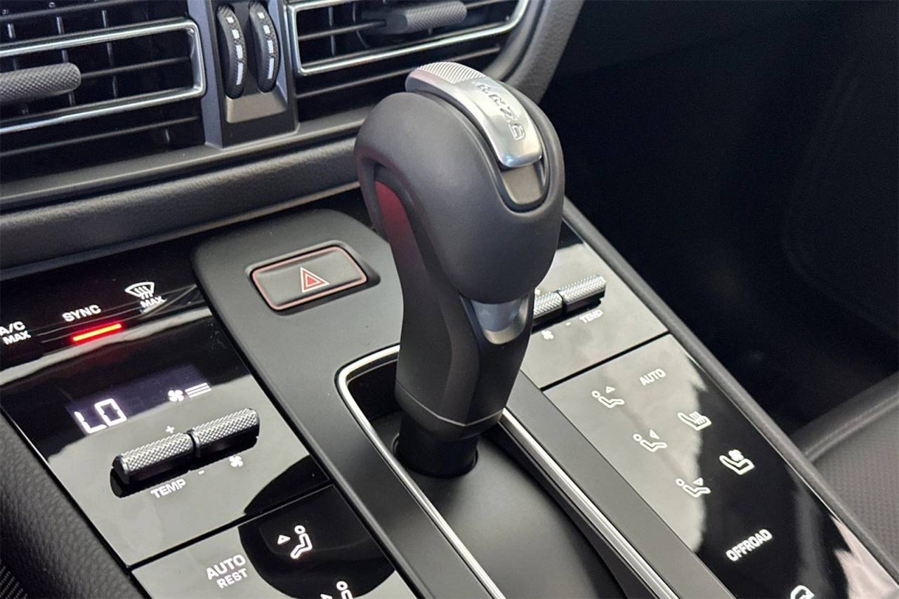 2025 Porsche Macan Macan