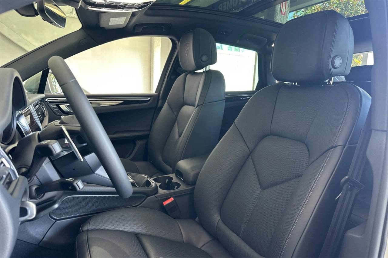 2025 Porsche Macan Macan