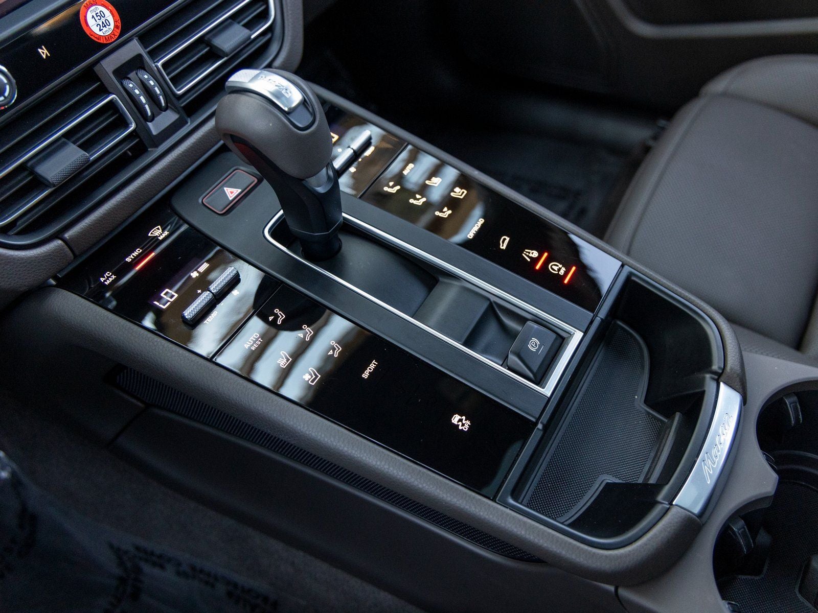 2025 Porsche Macan Macan