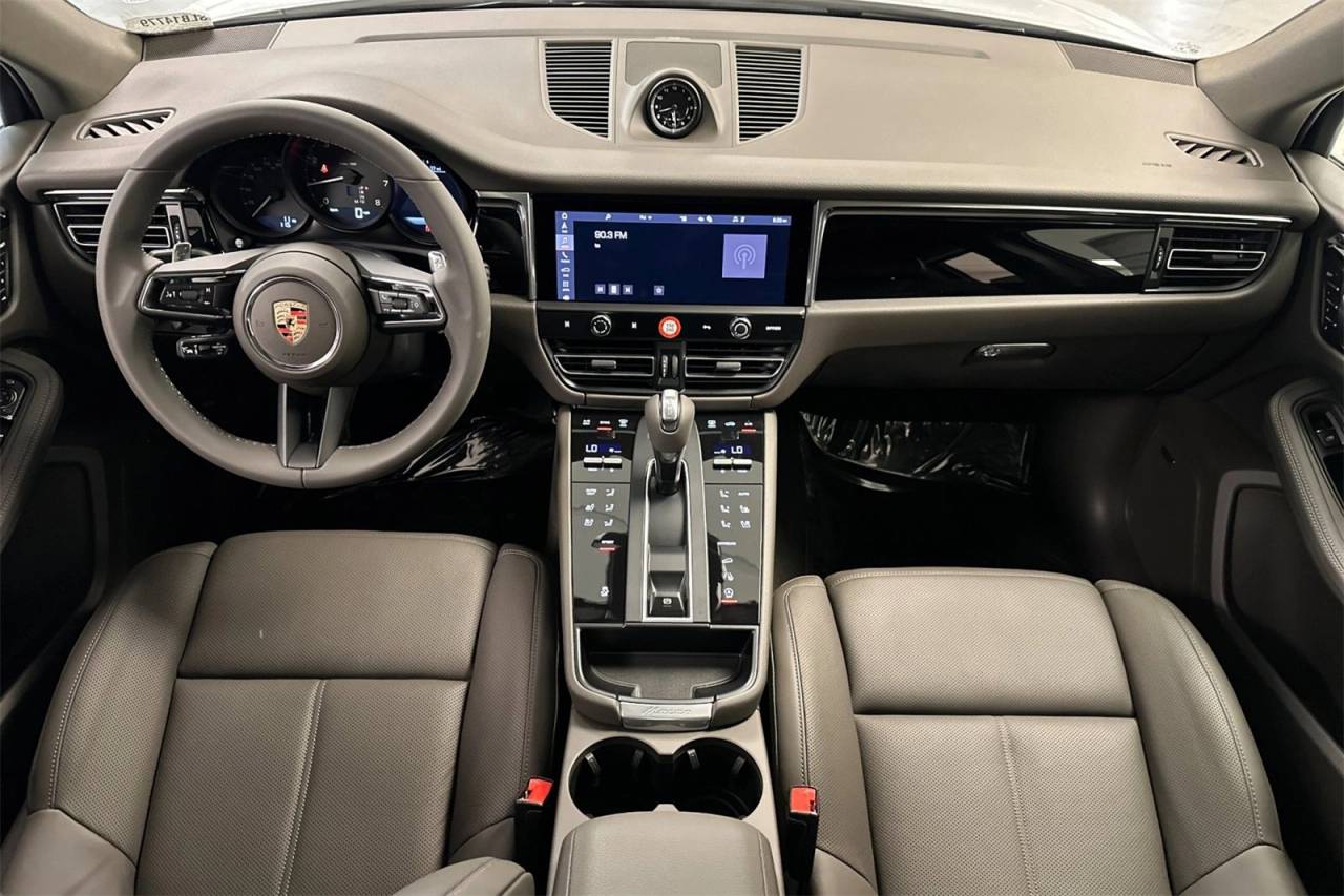 2025 Porsche Macan Macan