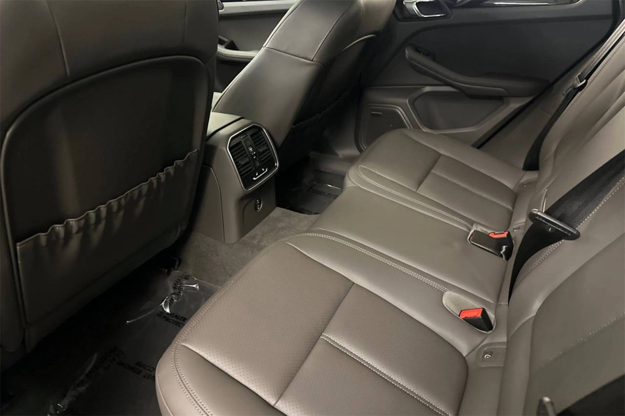 2025 Porsche Macan Macan