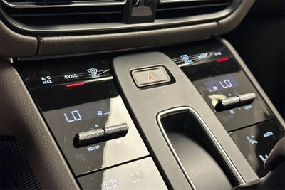 2025 Porsche Macan Macan