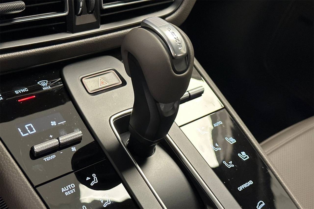 2025 Porsche Macan Macan