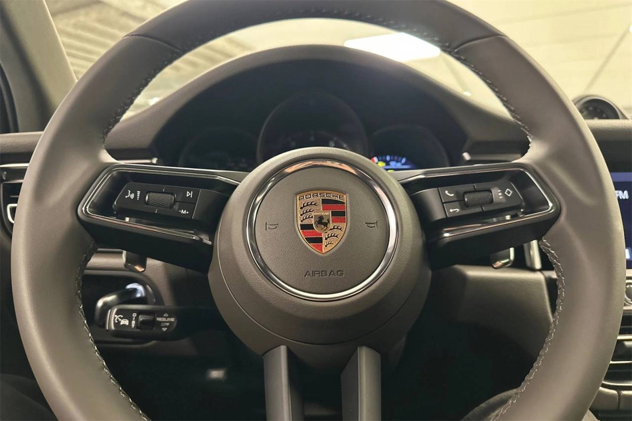 2025 Porsche Macan Macan