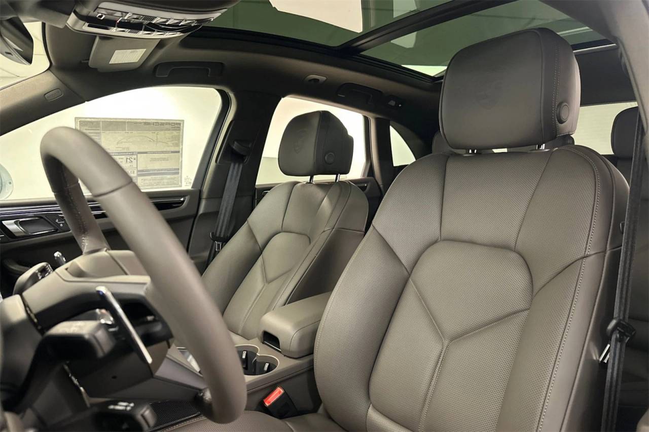 2025 Porsche Macan Macan