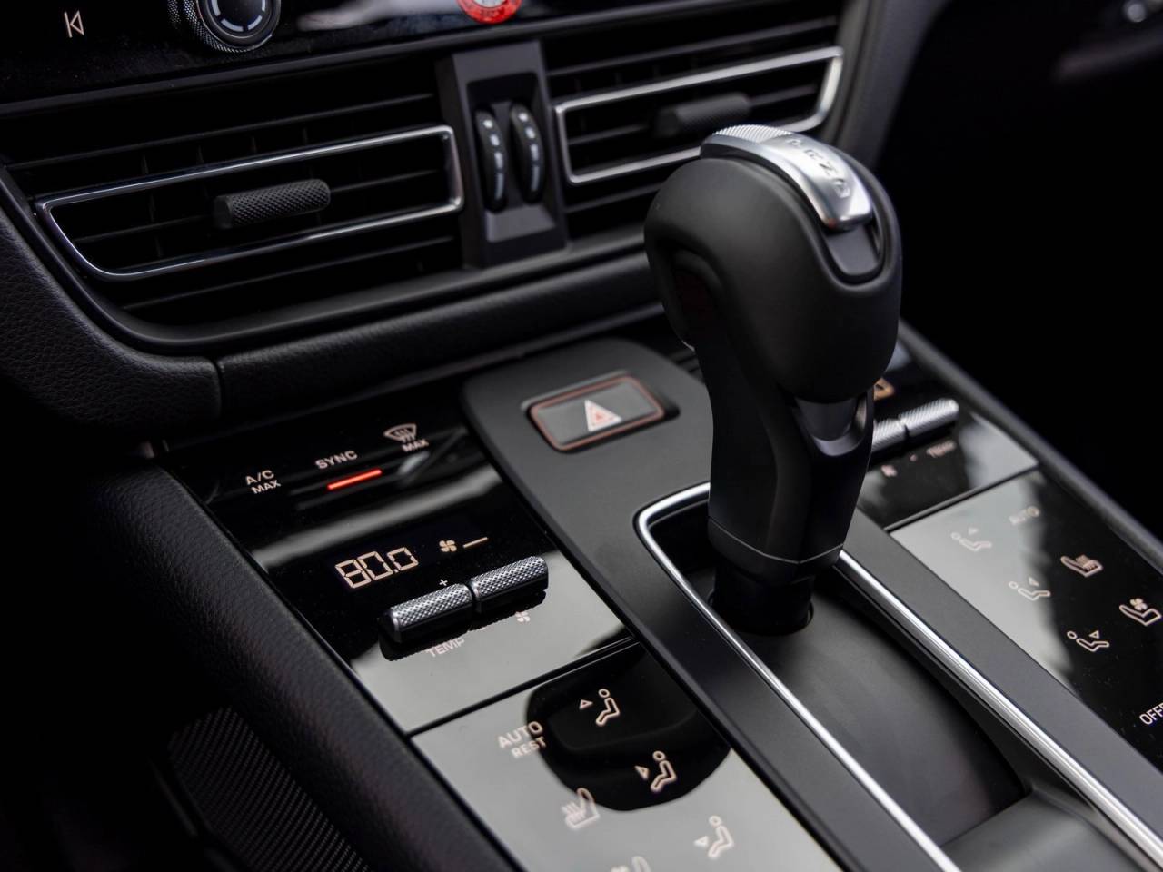 2026 Porsche Macan Base