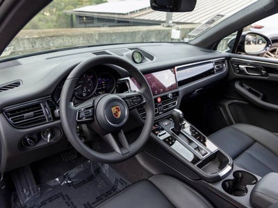 2026 Porsche Macan Base