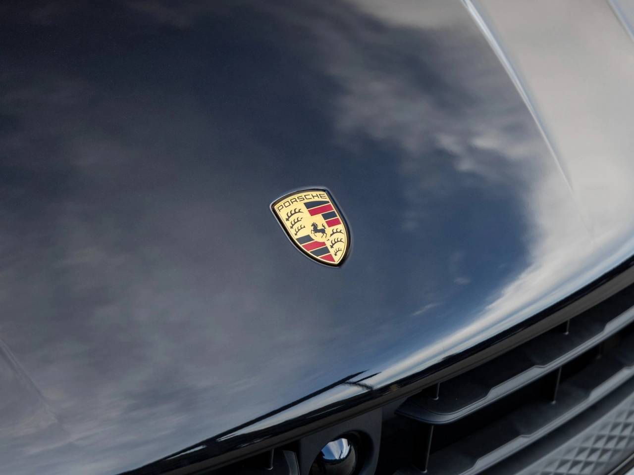 2026 Porsche Macan Base