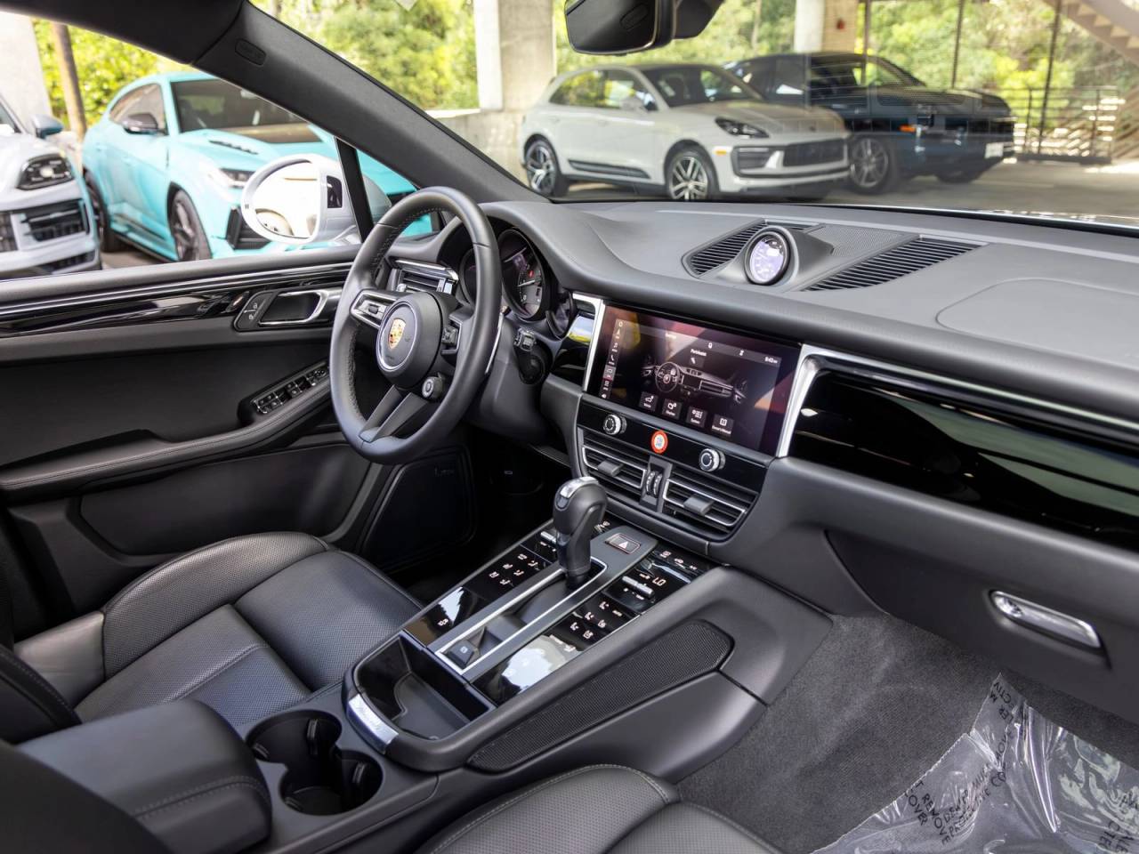 2026 Porsche Macan Base