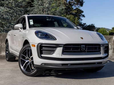 2026 Porsche Macan Base