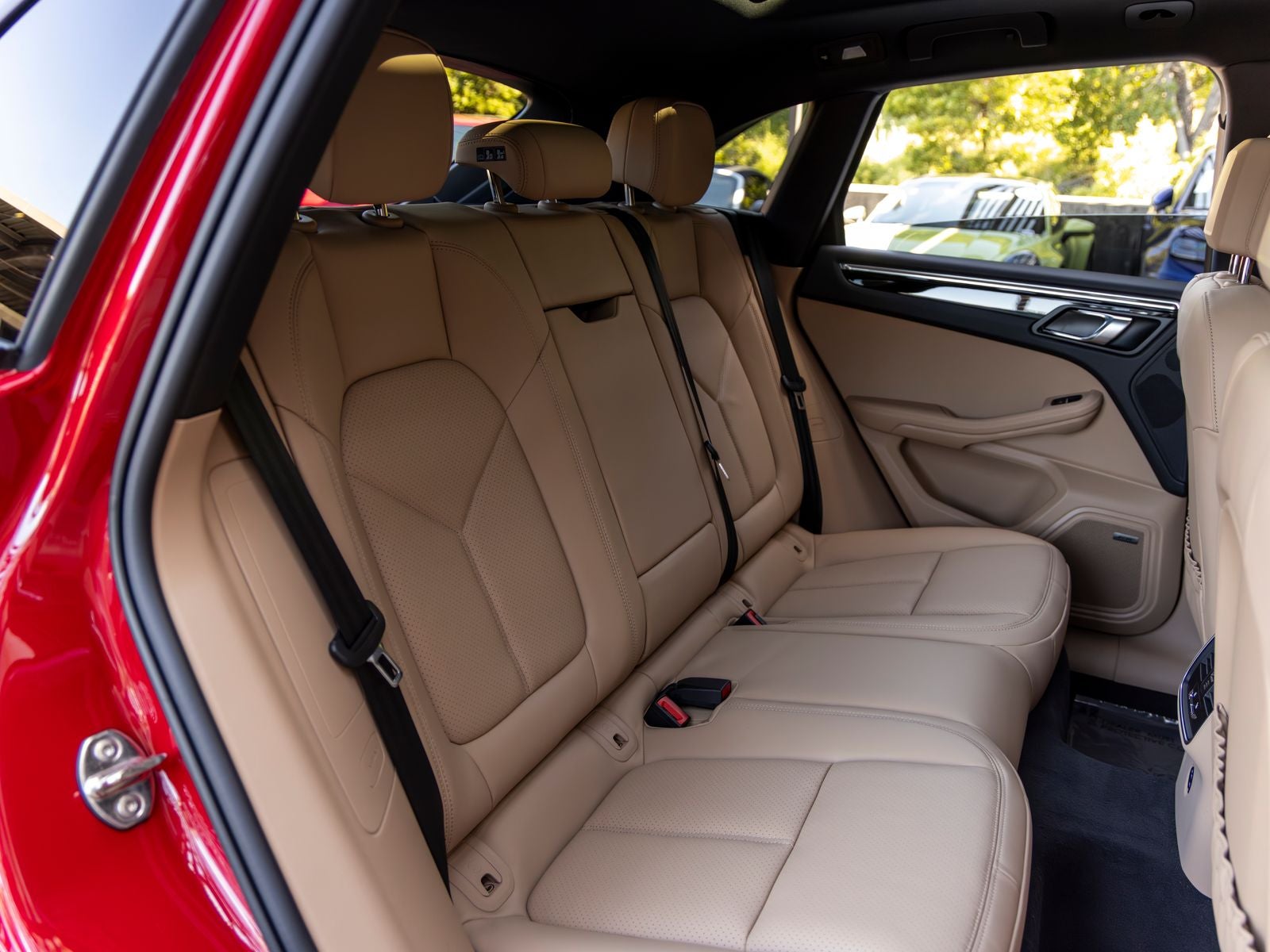 2026 Porsche Macan Base