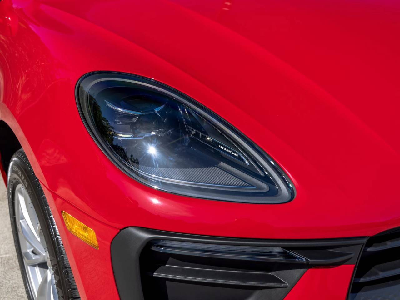 2026 Porsche Macan Base