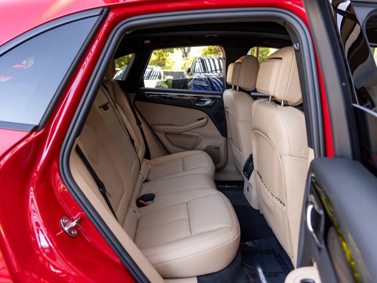 2026 Porsche Macan Base