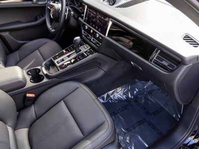 2025 Porsche Macan Macan