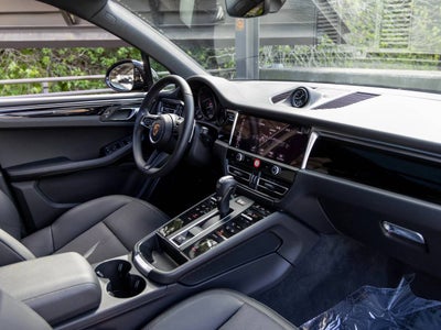 2025 Porsche Macan Macan
