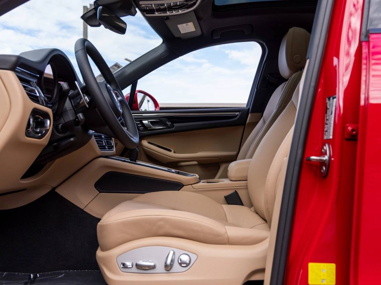 2026 Porsche Macan Base