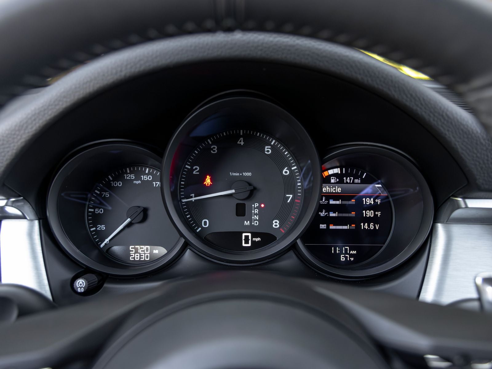 2026 Porsche Macan Base
