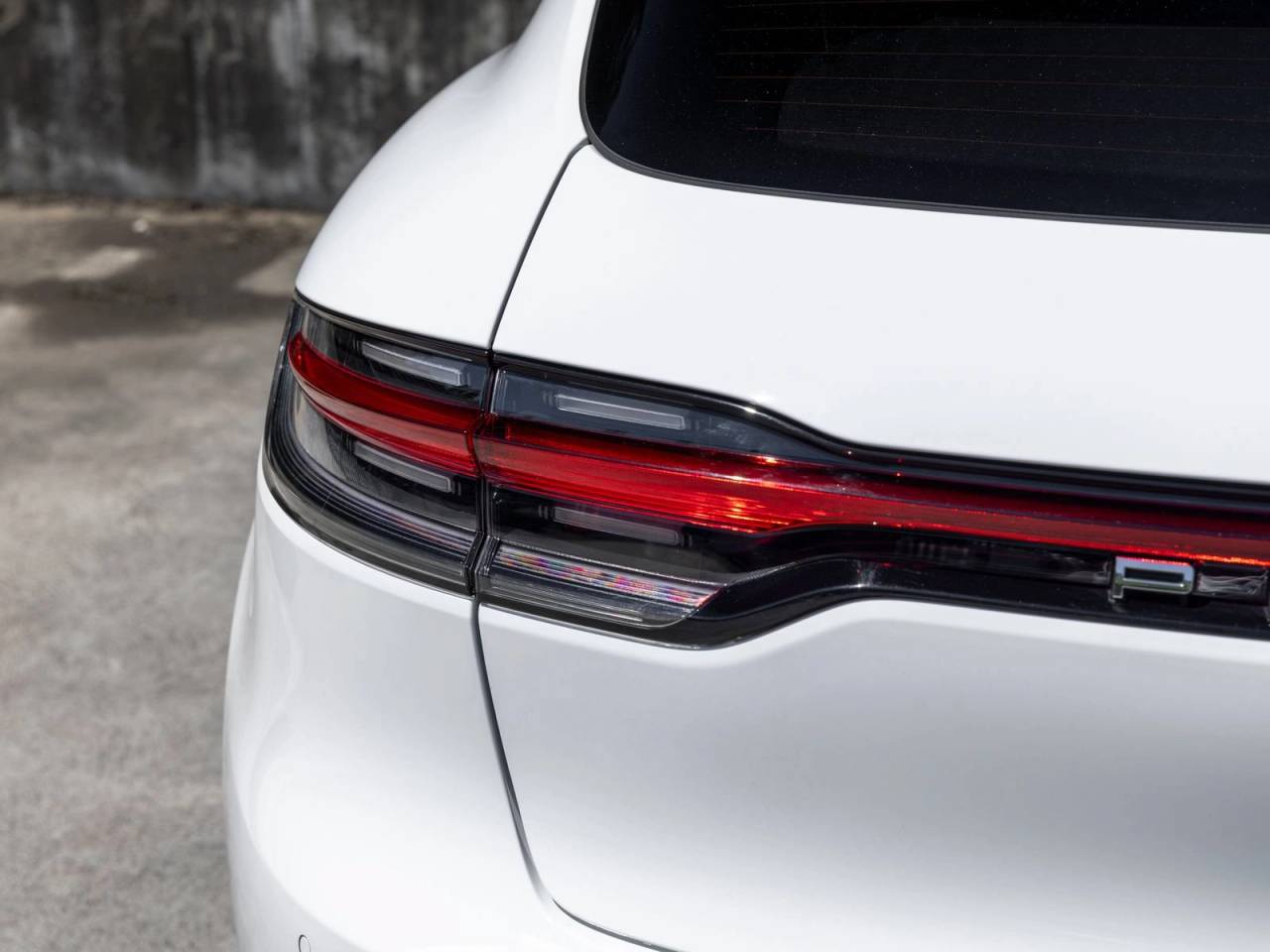 2026 Porsche Macan Base
