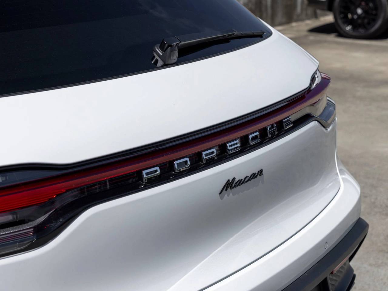 2026 Porsche Macan Base