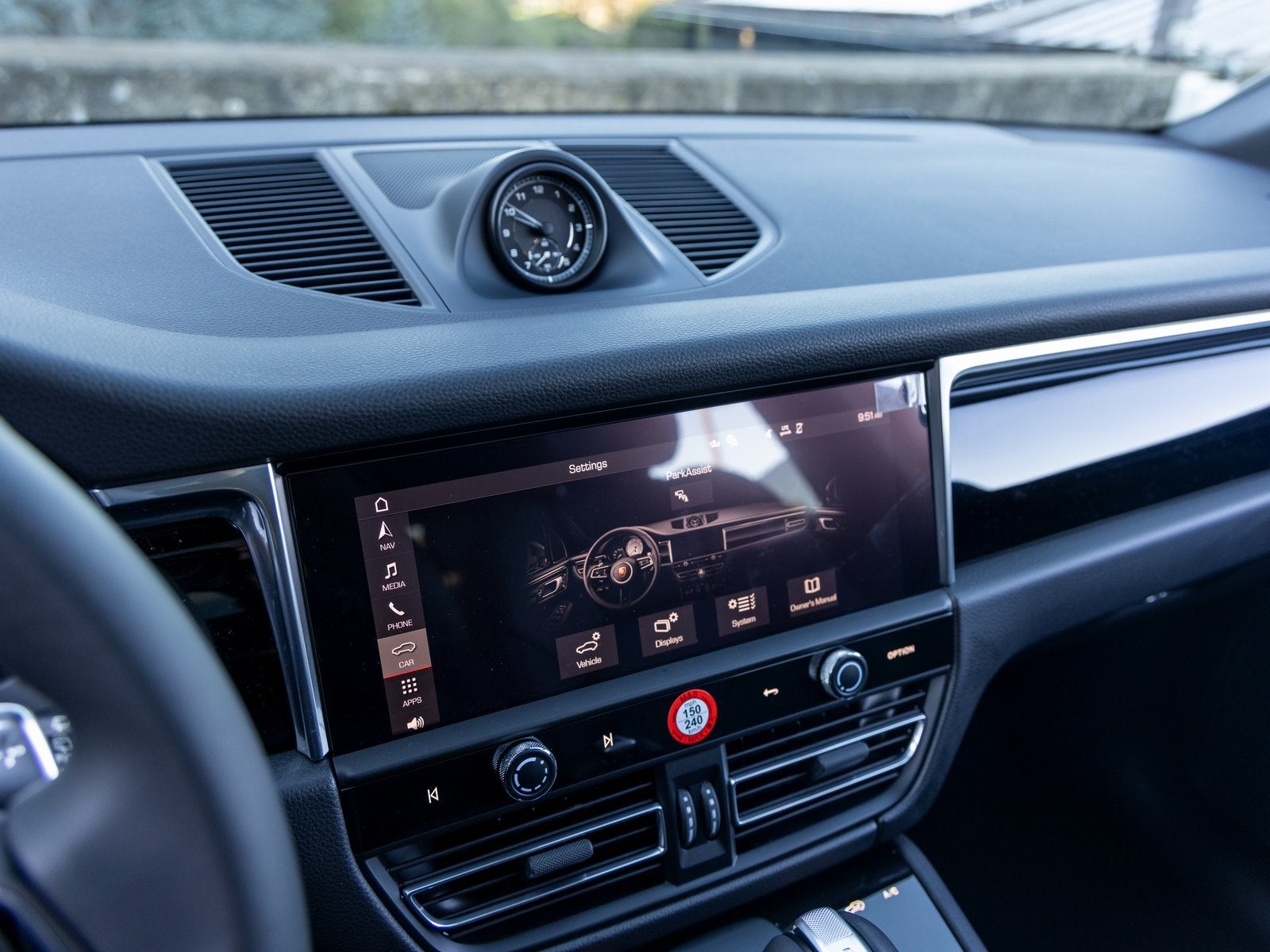 2026 Porsche Macan Base