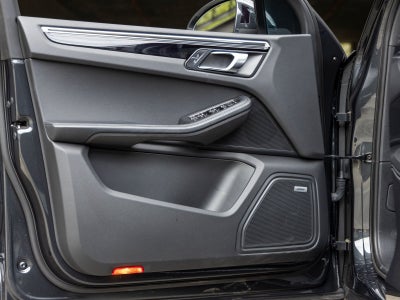 2021 Porsche Macan Base