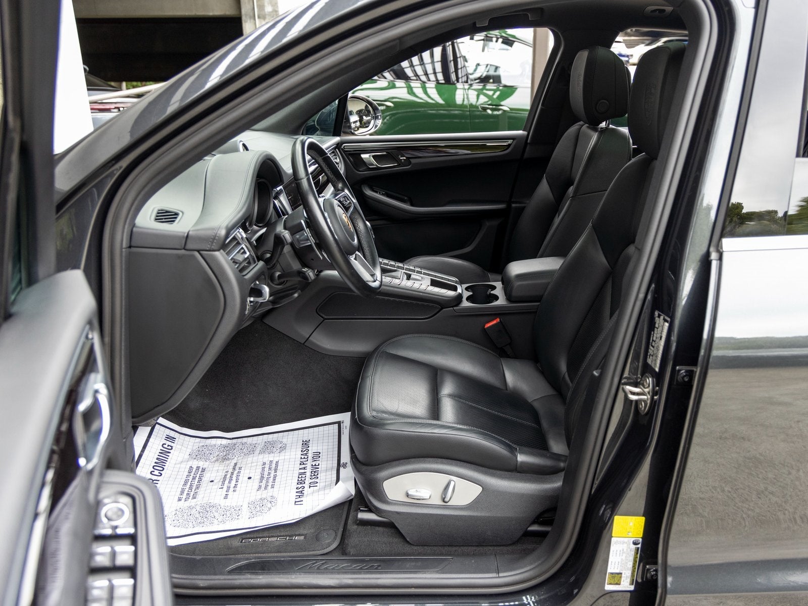 2021 Porsche Macan Base