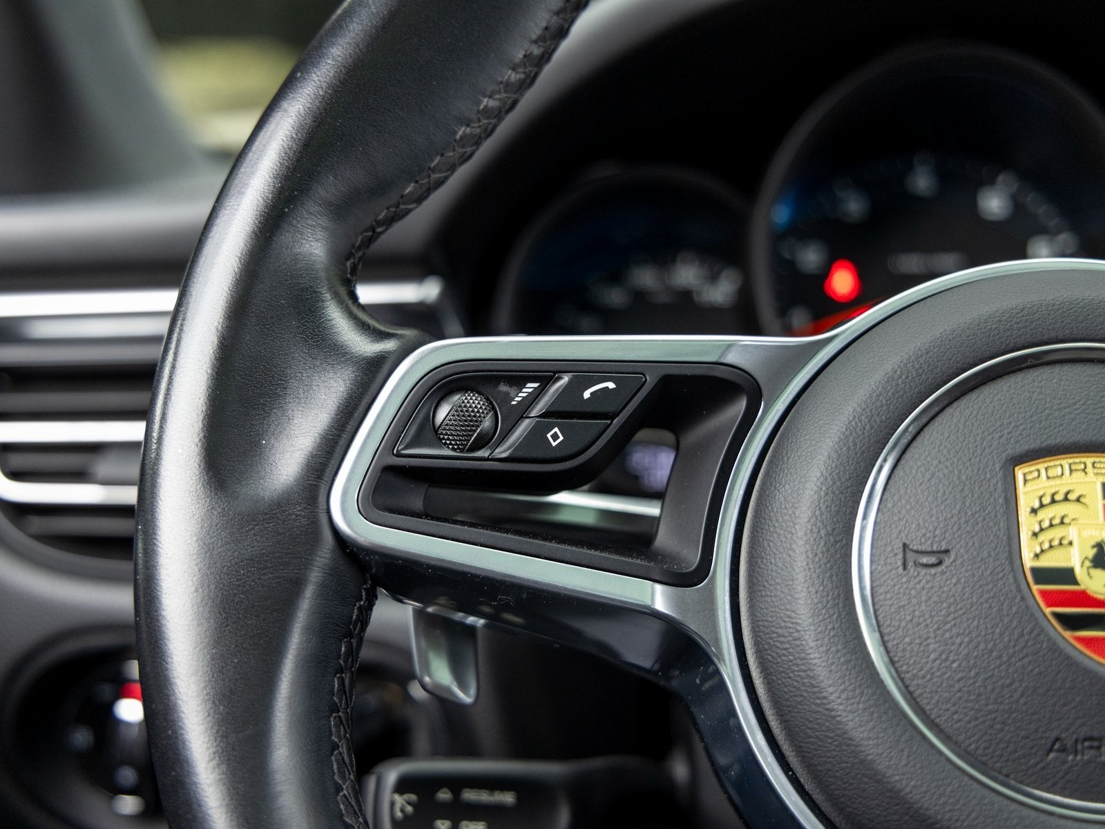 2021 Porsche Macan Base