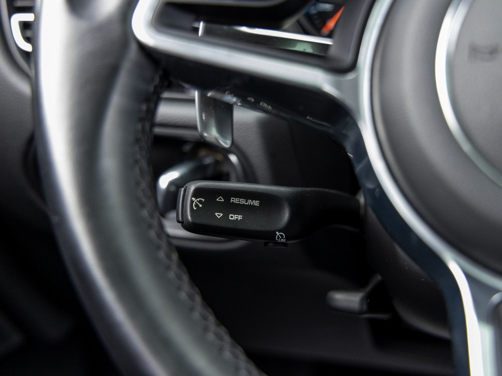 2021 Porsche Macan Base