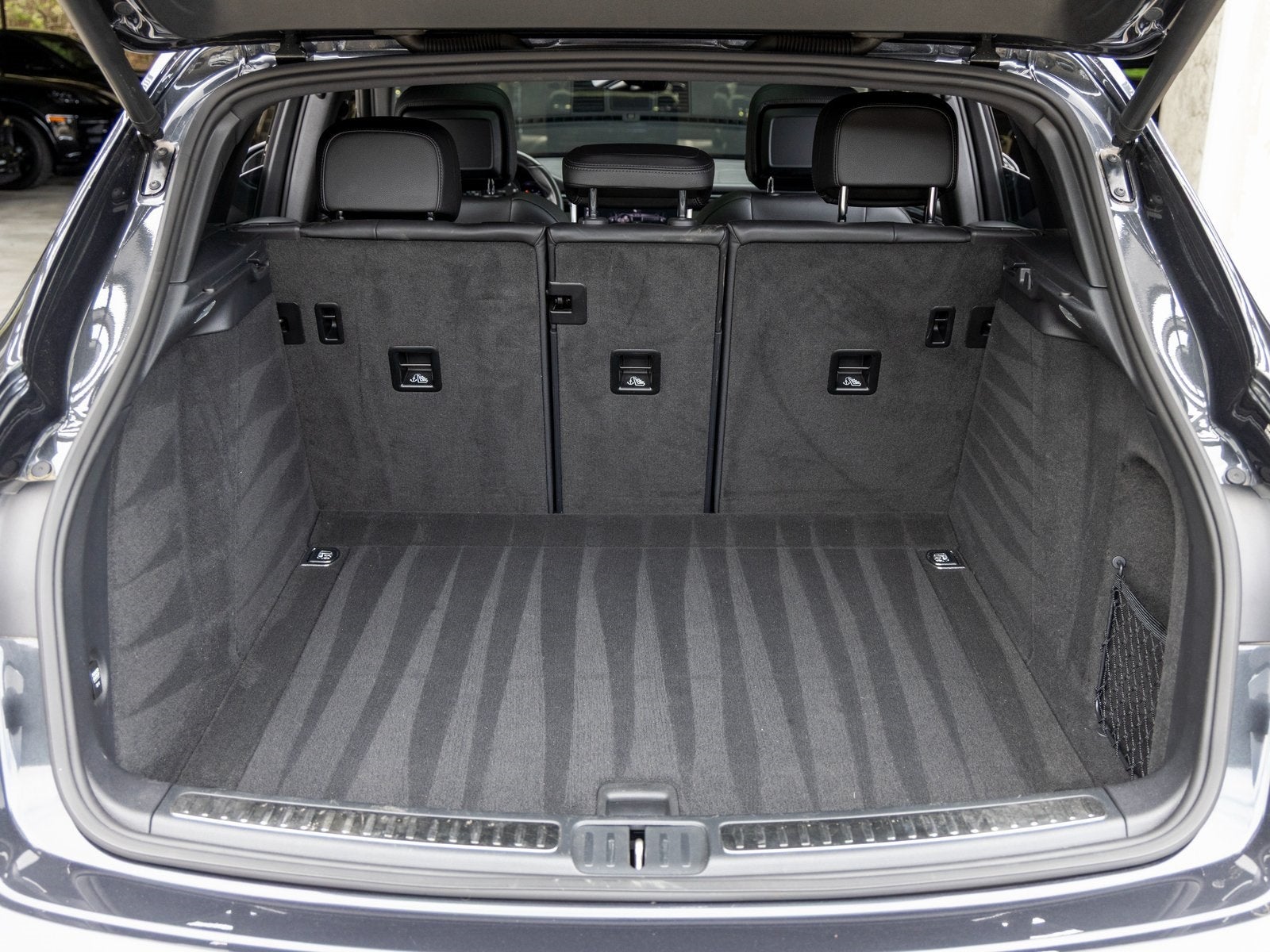 2021 Porsche Macan Base