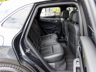 2021 Porsche Macan Base