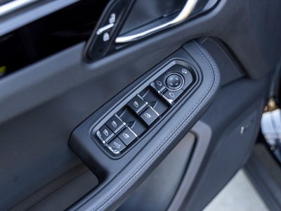 2023 Porsche Macan Macan T