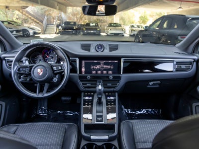 2023 Porsche Macan Macan T