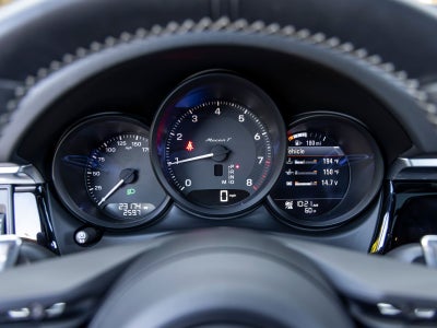 2023 Porsche Macan Macan T